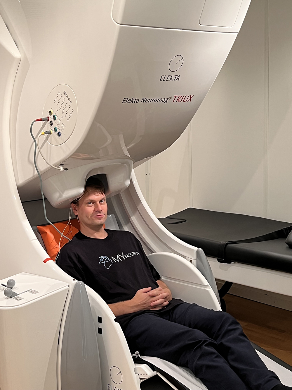 MYndspan CEO Janne Huhtala has his brain scanned using MEG technology 